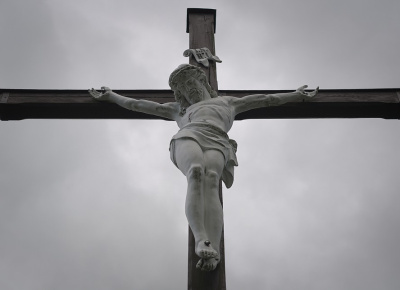 Pourquoi fallait-il que le Christ souffrît, meure et soit enseveli ?