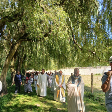 Fête de l'Assomption procession dans le parc