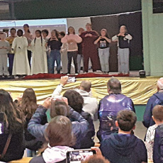 Spectacle de l école de prière du patronage 800 par 440