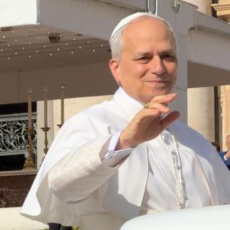 Pope Leo XIV in popemobile at inauguration 960 par 780