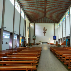 Intérieur de l église Saint Jean Bosco