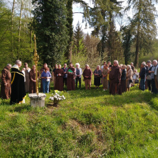 Rassemblement autour du calvaire - 25 ans du retour à Dieu des frères