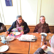 Repas festif en communauté