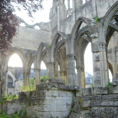 Les ruines de l'Abbatiale d'Ourscamp