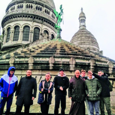 Sur les toits de Montmartre après nuit adoration