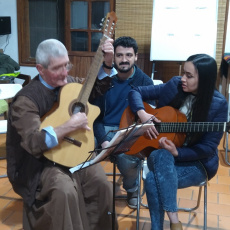 Frère Philippe en concert avec des amis de la communauté