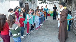 Rencontre de l Enfance Misionnaire dans le Morro 180 Rencontre de l Enfance Misionnaire dans le Morro 180