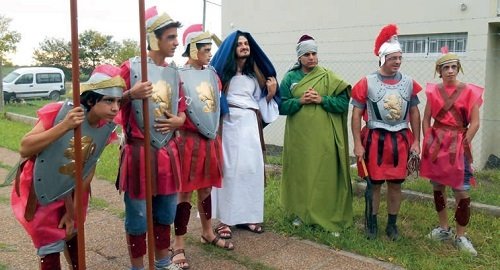 Une partie des acteurs de via crucis 270 Une partie des acteurs de via crucis 270